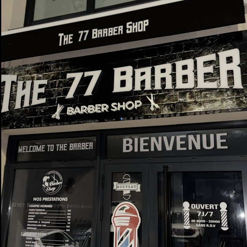 Intérieur du salon The 77 Barber Lieusaint
